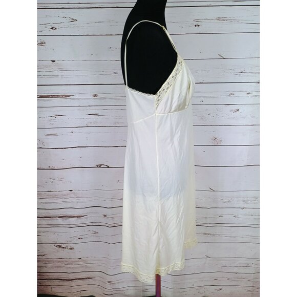 Vanity‎ Fair Off White Size 36/22 Nylon Lace Slip Dress - Picture 2 of 8